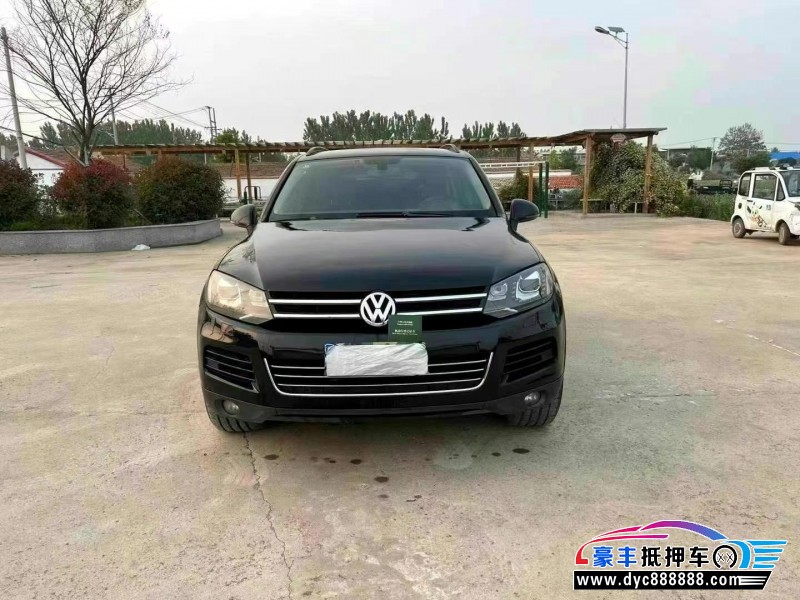 14年大众途锐轿车抵押车出售