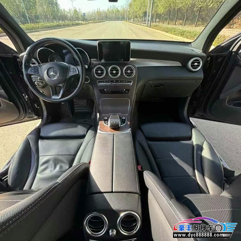 17年奔驰GLC轿车抵押车出售