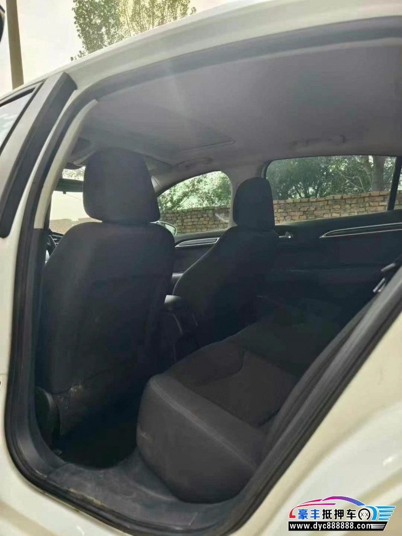 17年雪铁龙C4轿车抵押车出售