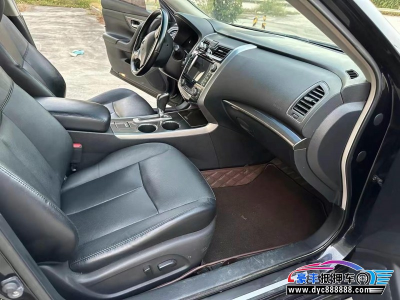 15年日产天籁轿车抵押车出售