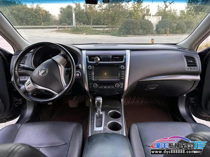 15年日产天籁轿车抵押车出售