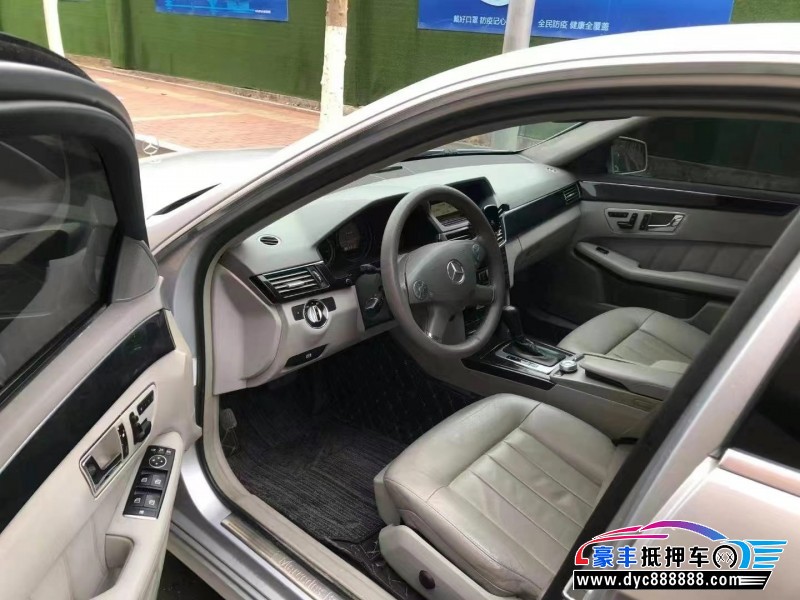 10年奔驰E轿车抵押车出售