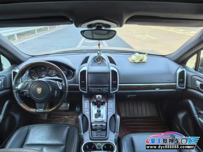 14年保时捷卡宴轿车抵押车出售