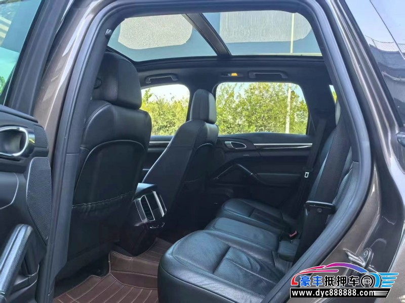 14年保时捷卡宴轿车抵押车出售