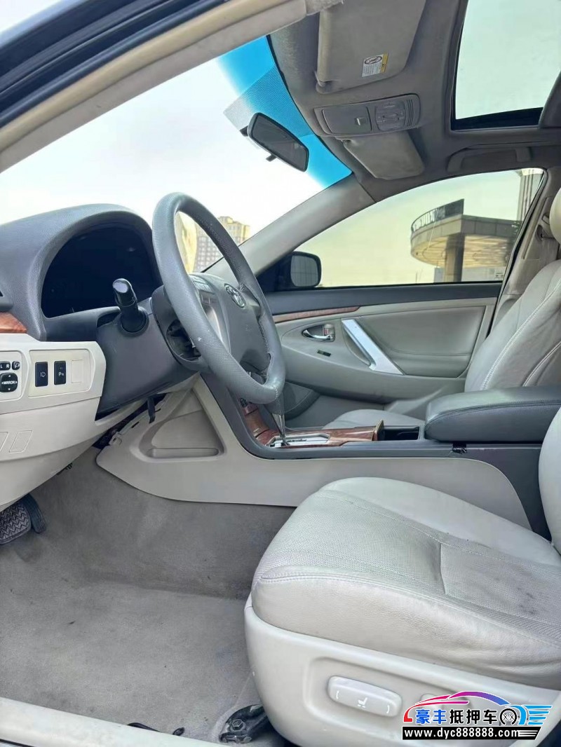 10年丰田凯美瑞轿车抵押车出售