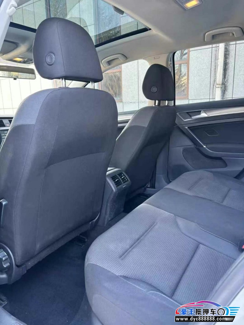 16年大众高尔夫轿车抵押车出售