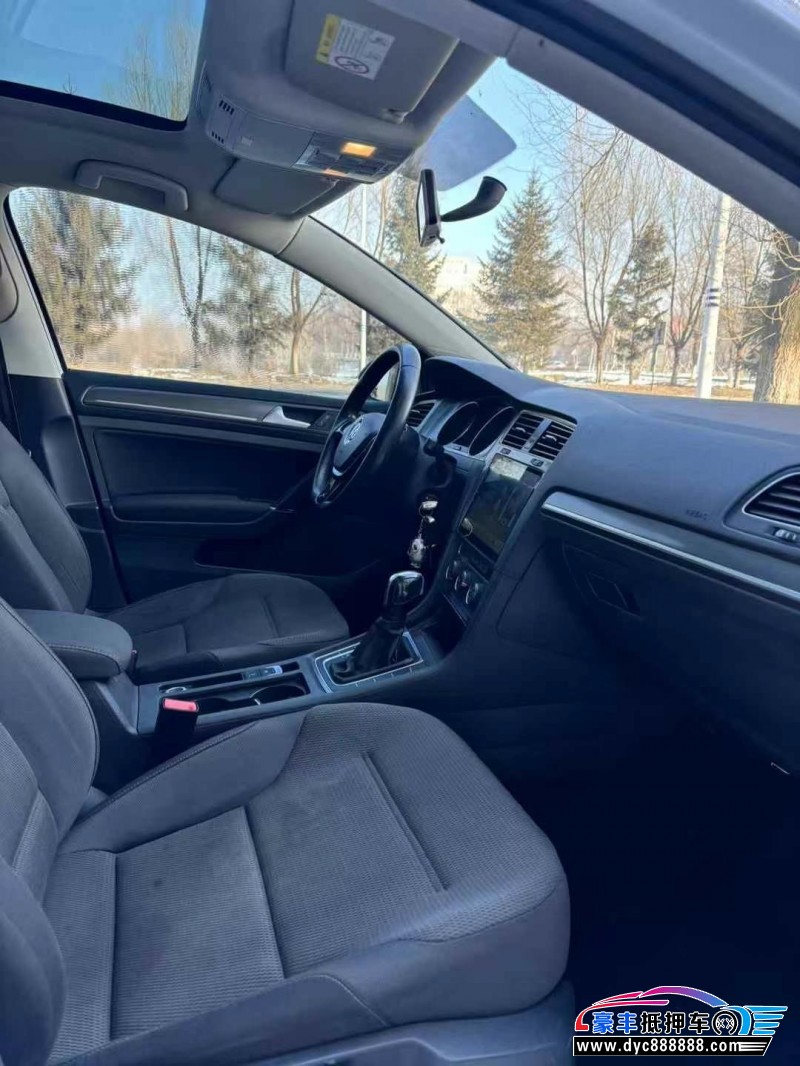 16年大众高尔夫轿车抵押车出售