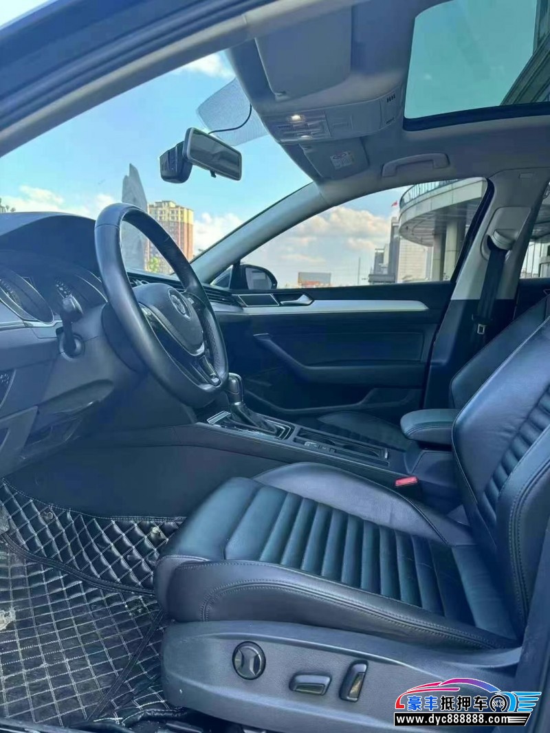 17年大众迈腾轿车抵押车出售