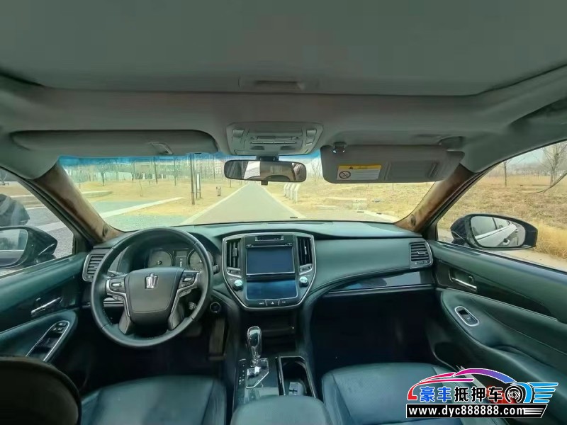 19年丰田皇冠轿车抵押车出售