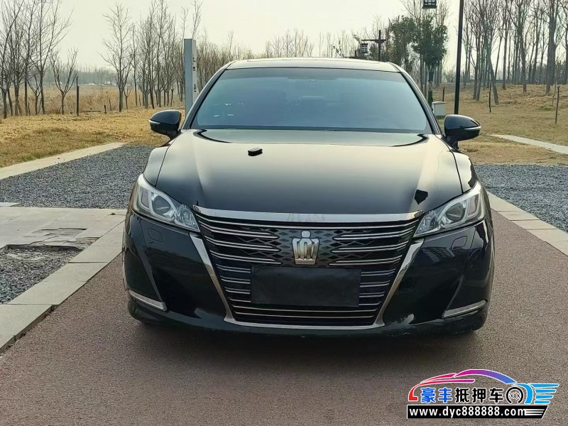 19年丰田皇冠轿车抵押车出售