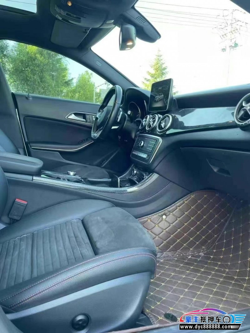 18年奔驰CLA轿车抵押车出售