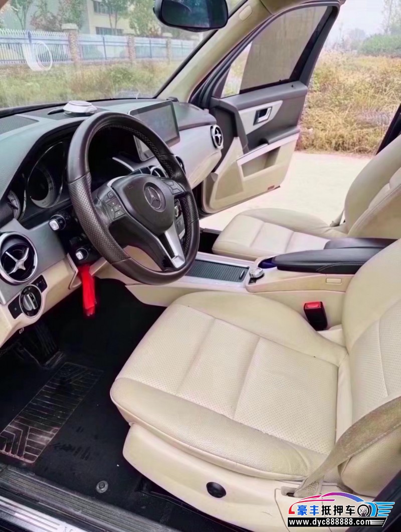 14年奔驰GLK轿车抵押车出售