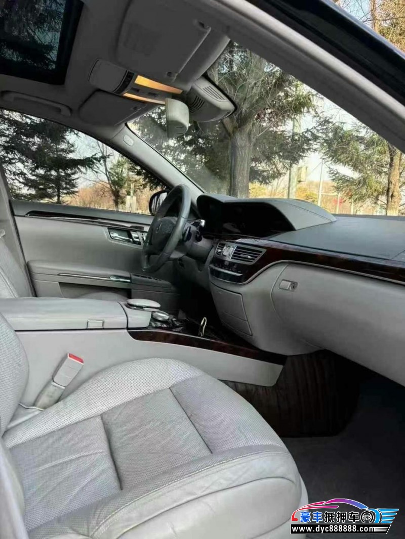 12年奔驰S轿车抵押车出售