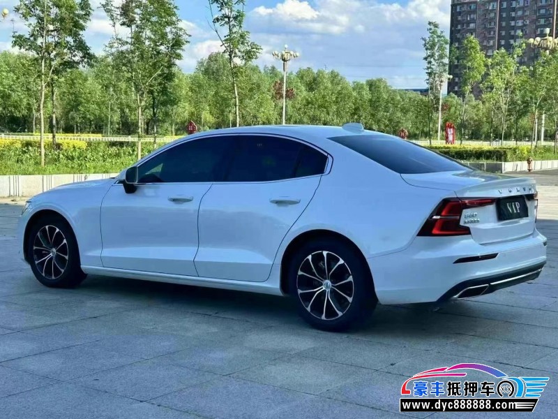 22年沃尔沃S60轿车抵押车出售
