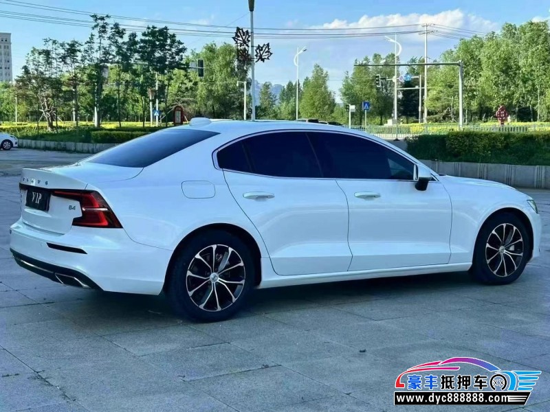 22年沃尔沃S60轿车抵押车出售