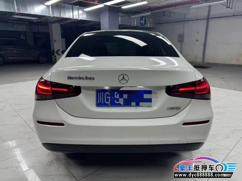 21年奔驰A轿车抵押车出售