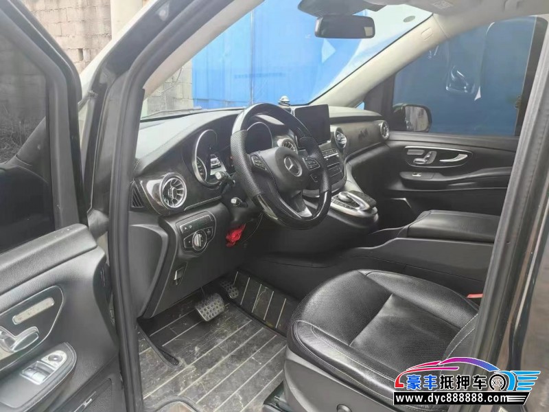 18年奔驰V轿车抵押车出售