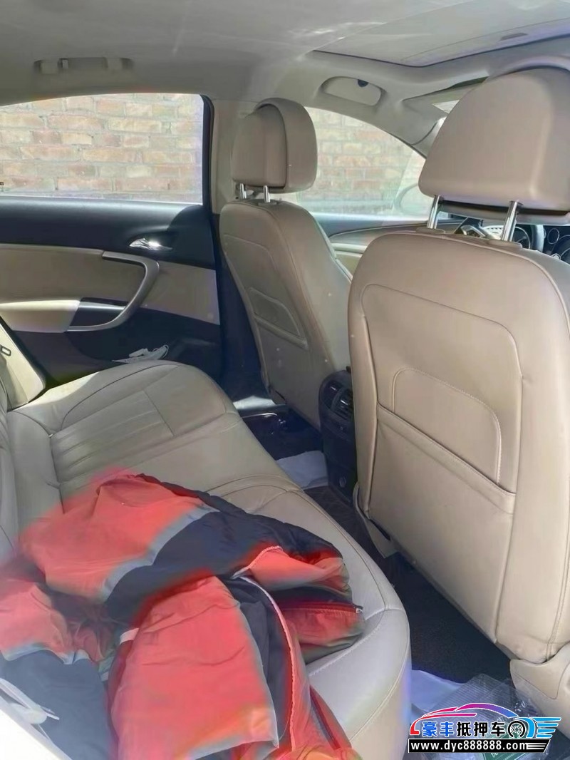 13年别克君威轿车抵押车出售