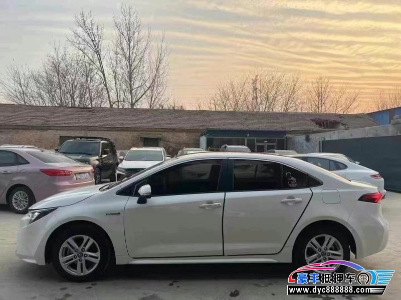 22年丰田雷凌轿车抵押车出售