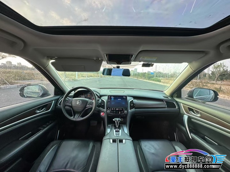 17年本田冠道轿车抵押车出售