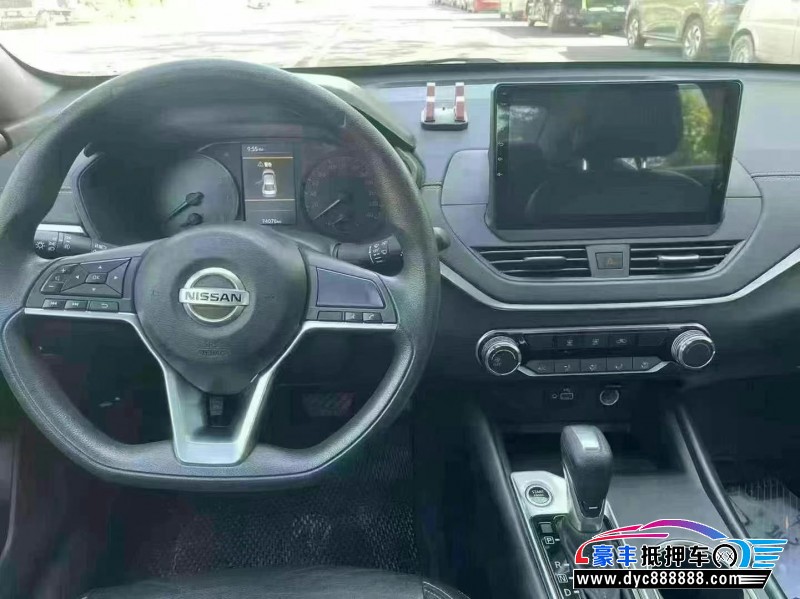 20年日产天籁轿车抵押车出售