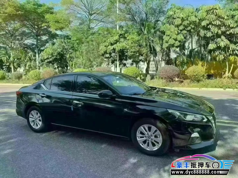 20年日产天籁轿车抵押车出售