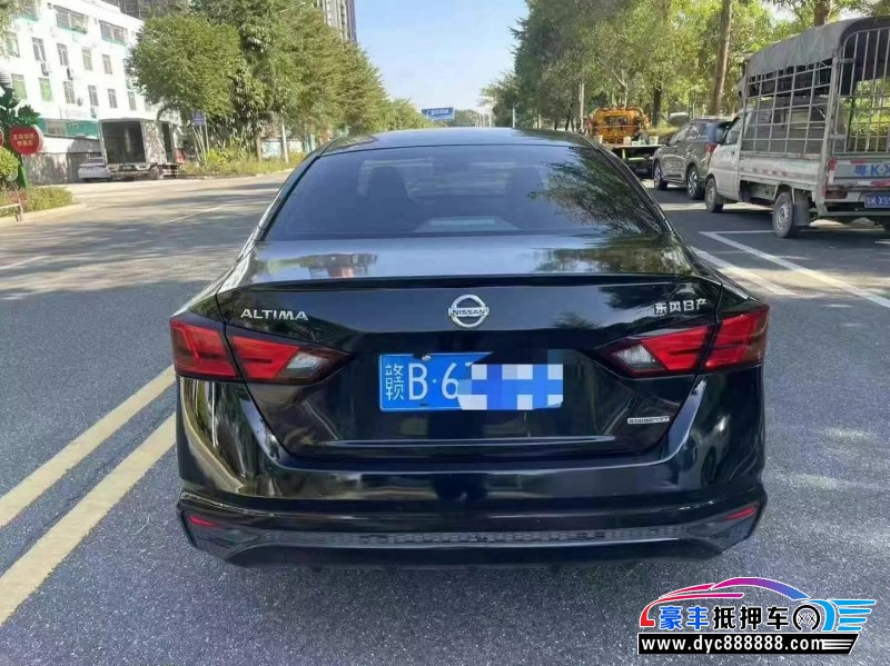 20年日产天籁轿车抵押车出售