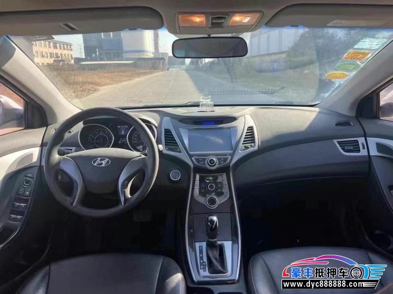 15年现代朗动轿车抵押车出售