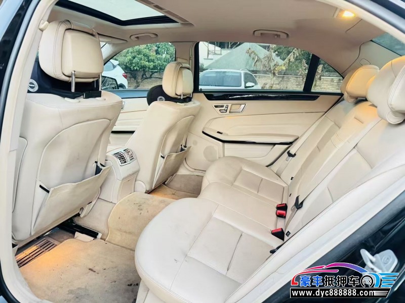 14年奔驰E轿车抵押车出售