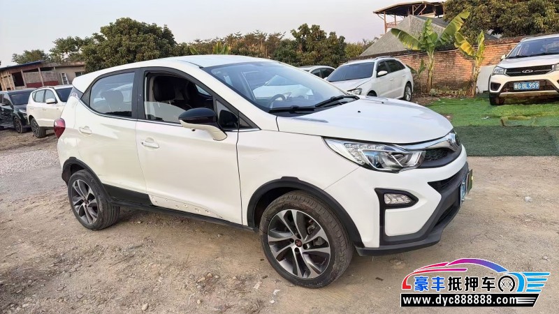 17年比亚迪元轿车抵押车出售