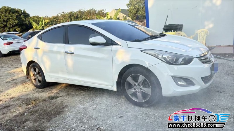 14年现代朗动轿车抵押车出售