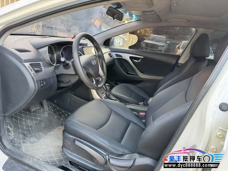 14年现代朗动轿车抵押车出售