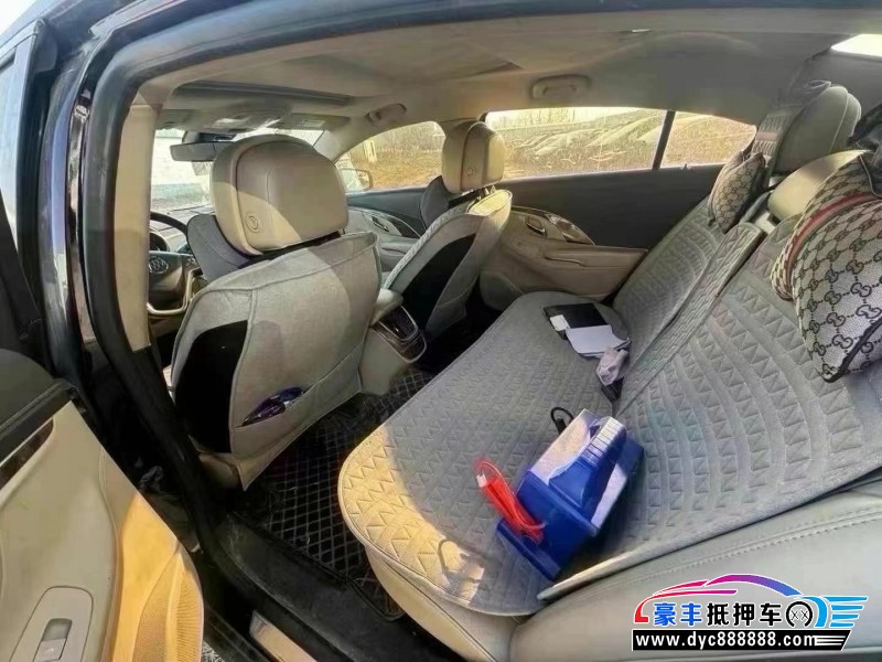 15年别克君越轿车抵押车出售