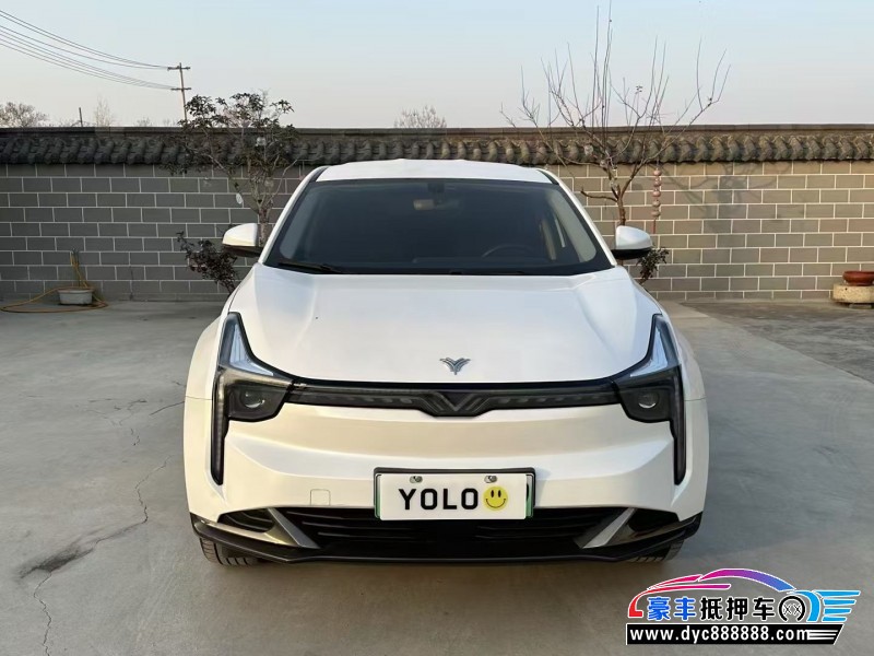 23年哪吒u-ll400轿车抵押车出售