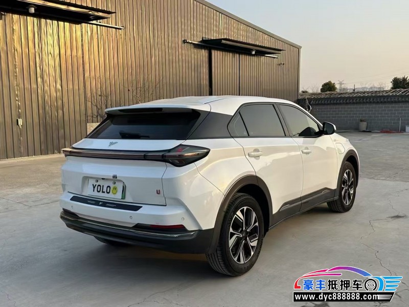 23年哪吒u-ll400轿车抵押车出售