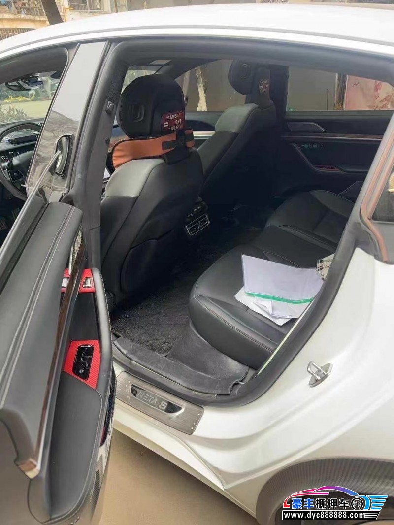 23年哪吒S轿车抵押车出售