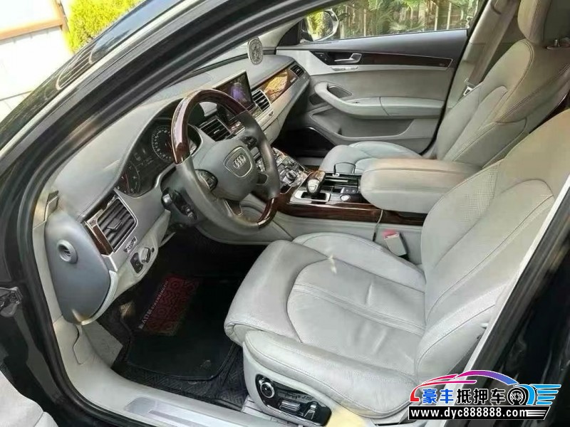 11年奥迪A8L轿车抵押车出售