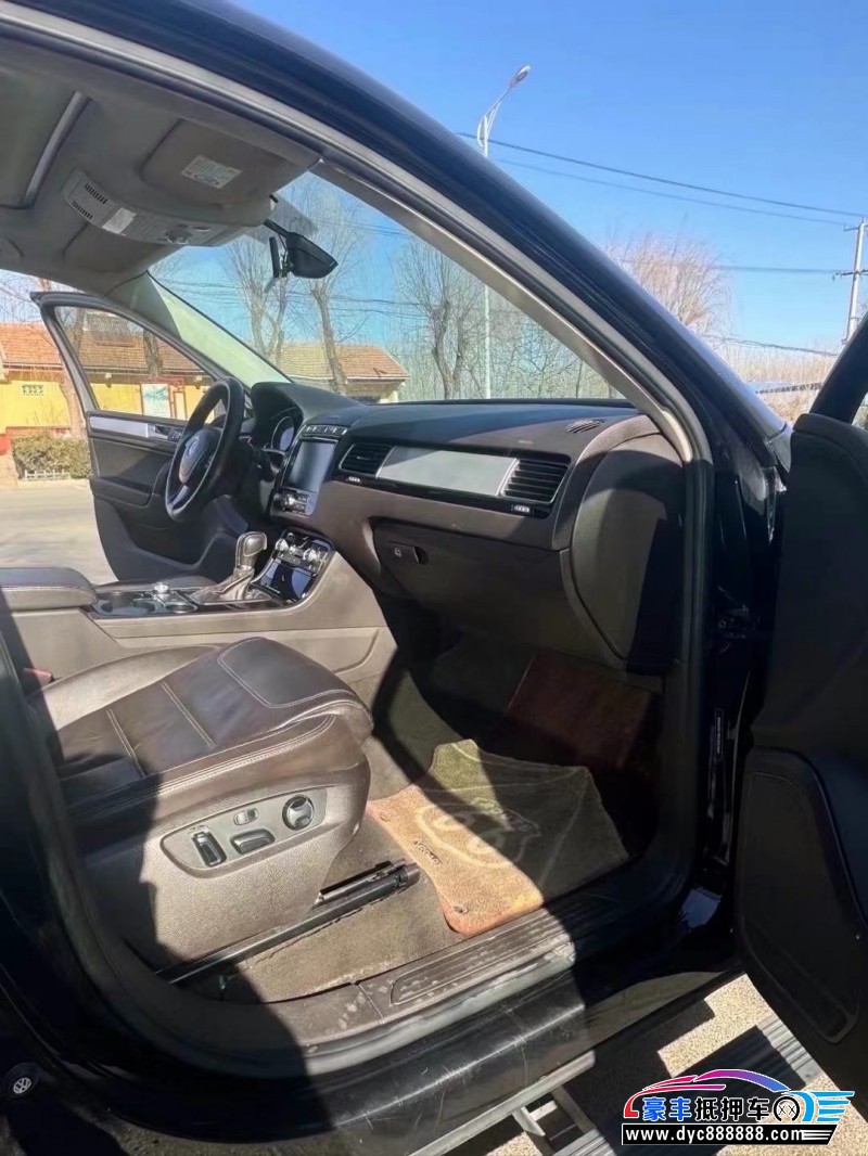 16年大众途锐轿车抵押车出售