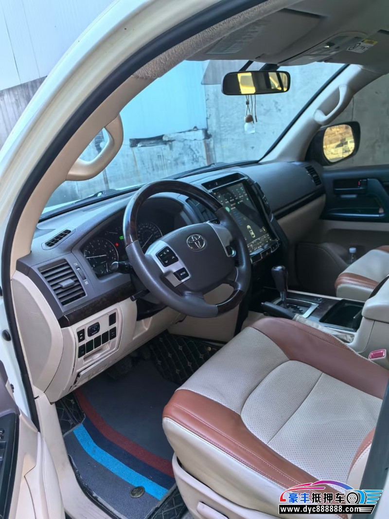 16年丰田兰德酷路泽（陆巡）轿车抵押车出售