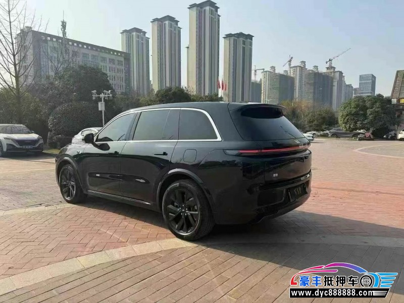 23年理想L8轿车抵押车出售