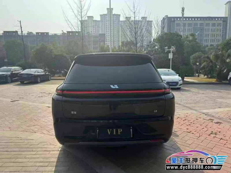 23年理想L8轿车抵押车出售