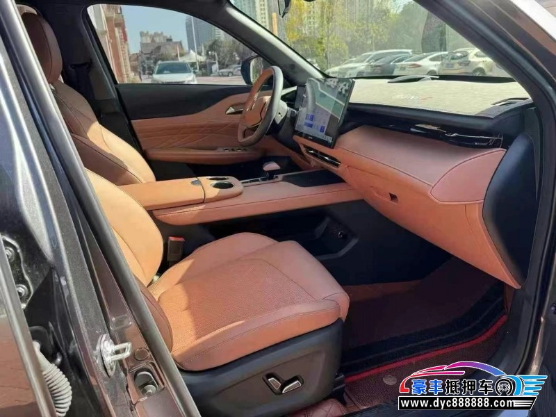 24年长安长安UNI轿车抵押车出售