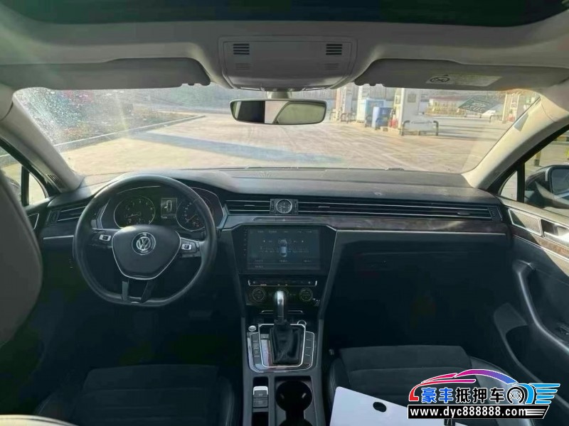 17年大众迈腾轿车抵押车出售