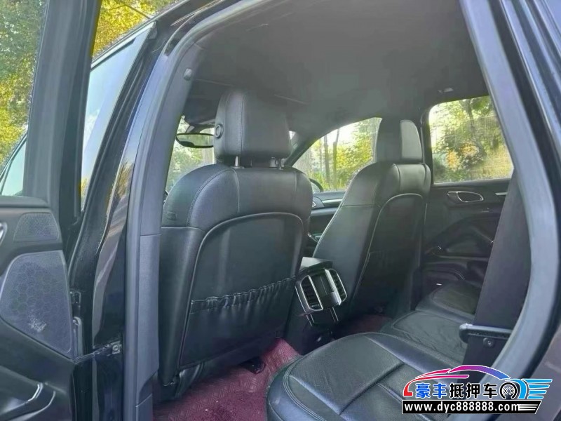 13年保时捷卡宴轿车抵押车出售