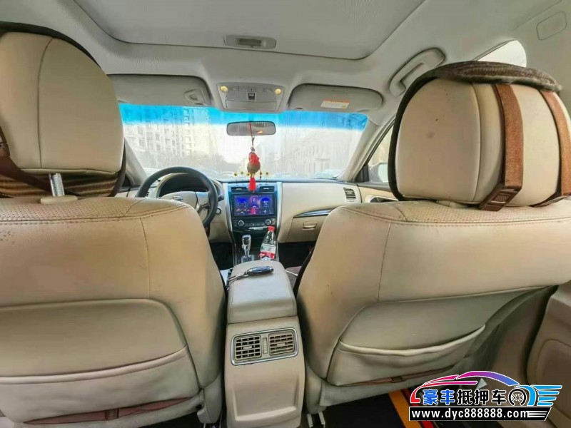 15年日产天籁轿车抵押车出售