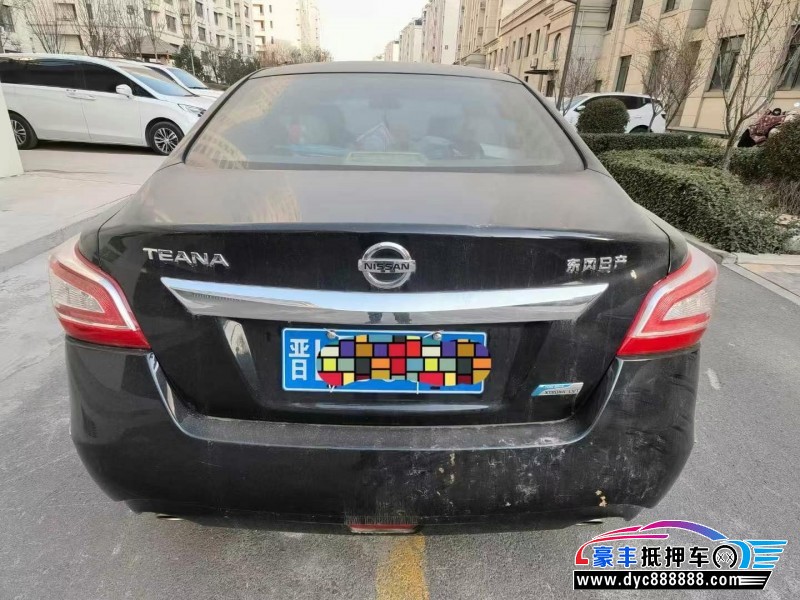 15年日产天籁轿车抵押车出售