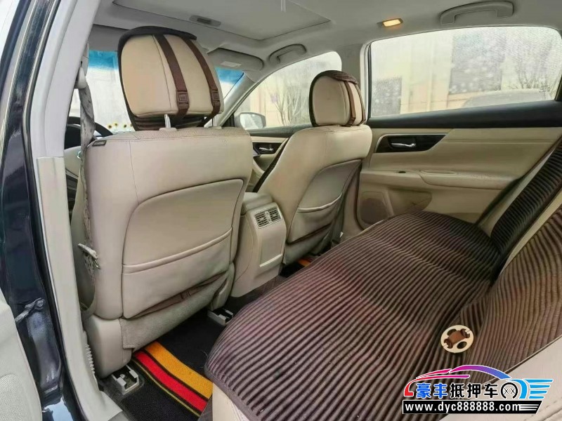 15年日产天籁轿车抵押车出售