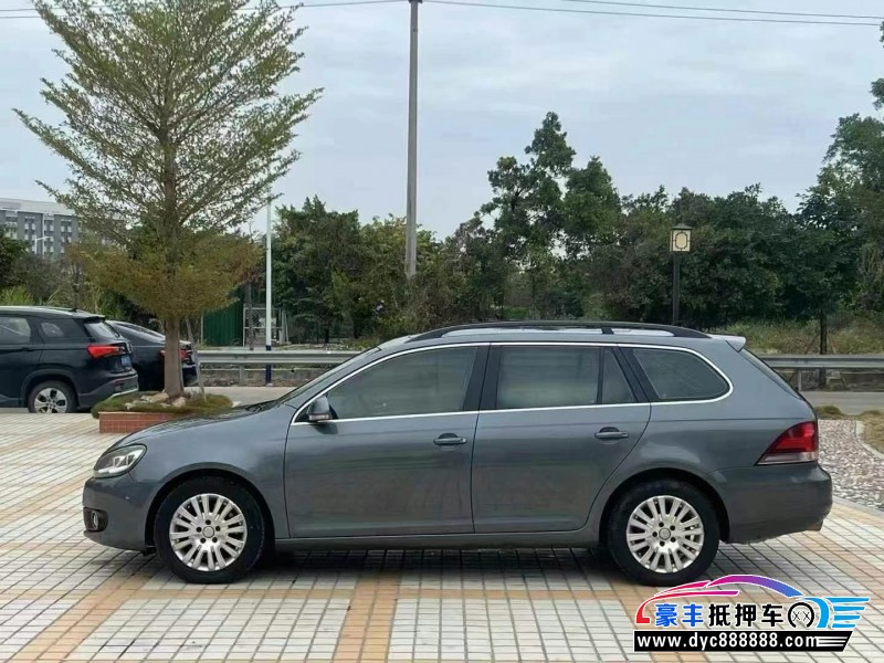 12年大众高尔夫轿车抵押车出售