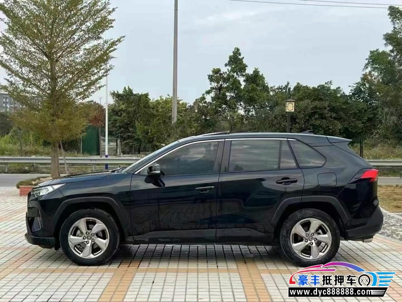 23年丰田RAV4轿车抵押车出售