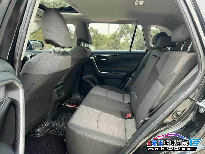 23年丰田RAV4轿车抵押车出售